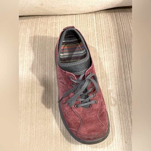 Dansko ELISE Wine, Comfort Suede Leather Slip-Ons Sole Slip Resistant Sneaker. - Picture 8 of 9